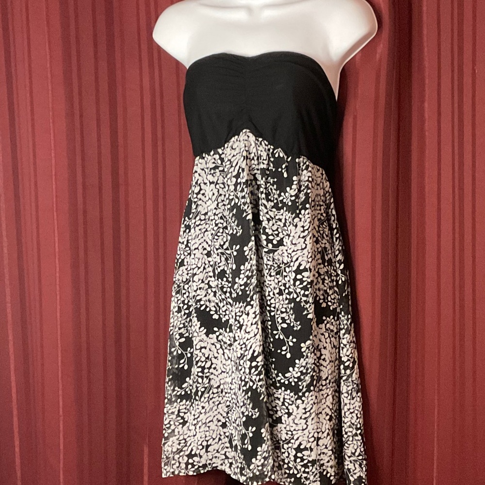 Strapless Black and White Printed Express Sundress sz med